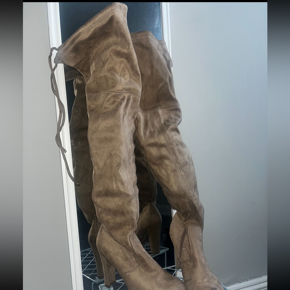 Suede thigh high heels W8